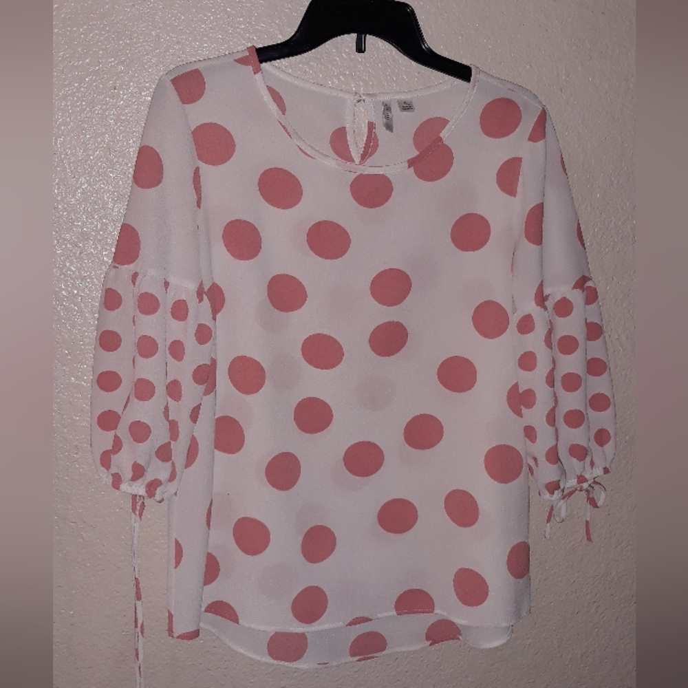 5 FOR $25 WITH 5 FOR $25 ITEMS ONLY EST. 1946 SML. BLOUSE